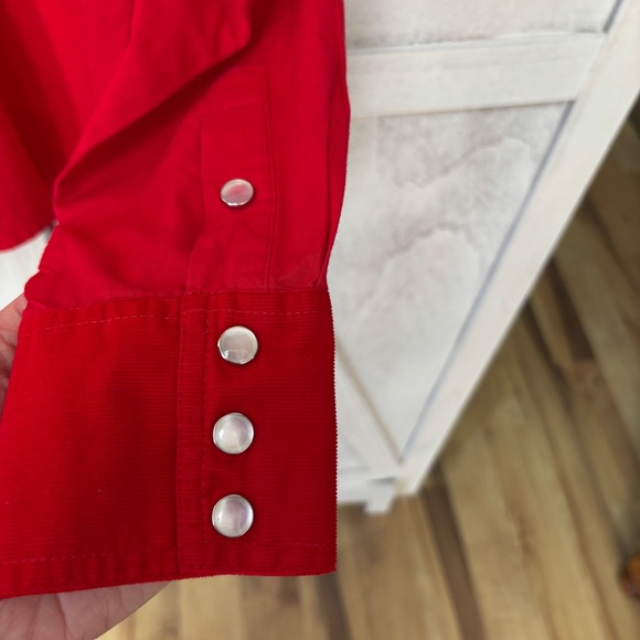 Floral Embroidered Top Women’s Size 12 Red Cowgirl Western - Picture 7 of 11